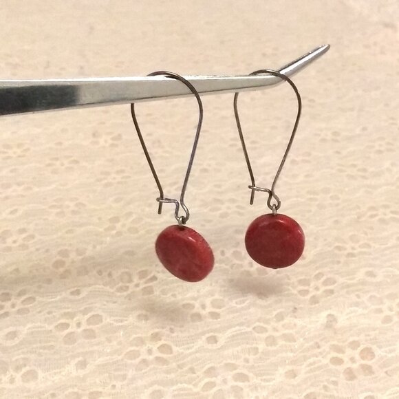 Vintage Handmade Red Beads Dangle Drop Earrings Timeless VTG Jewelry - Picture 6 of 7